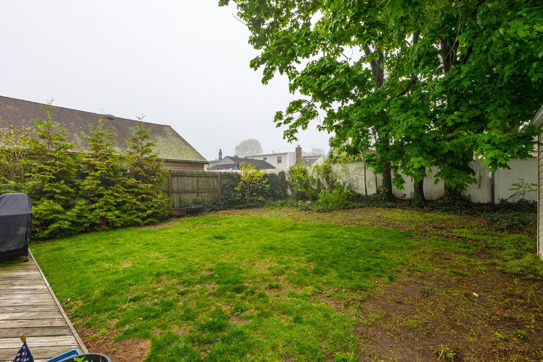 257 South 11th Street Street, Lindenhurst, New York image 20