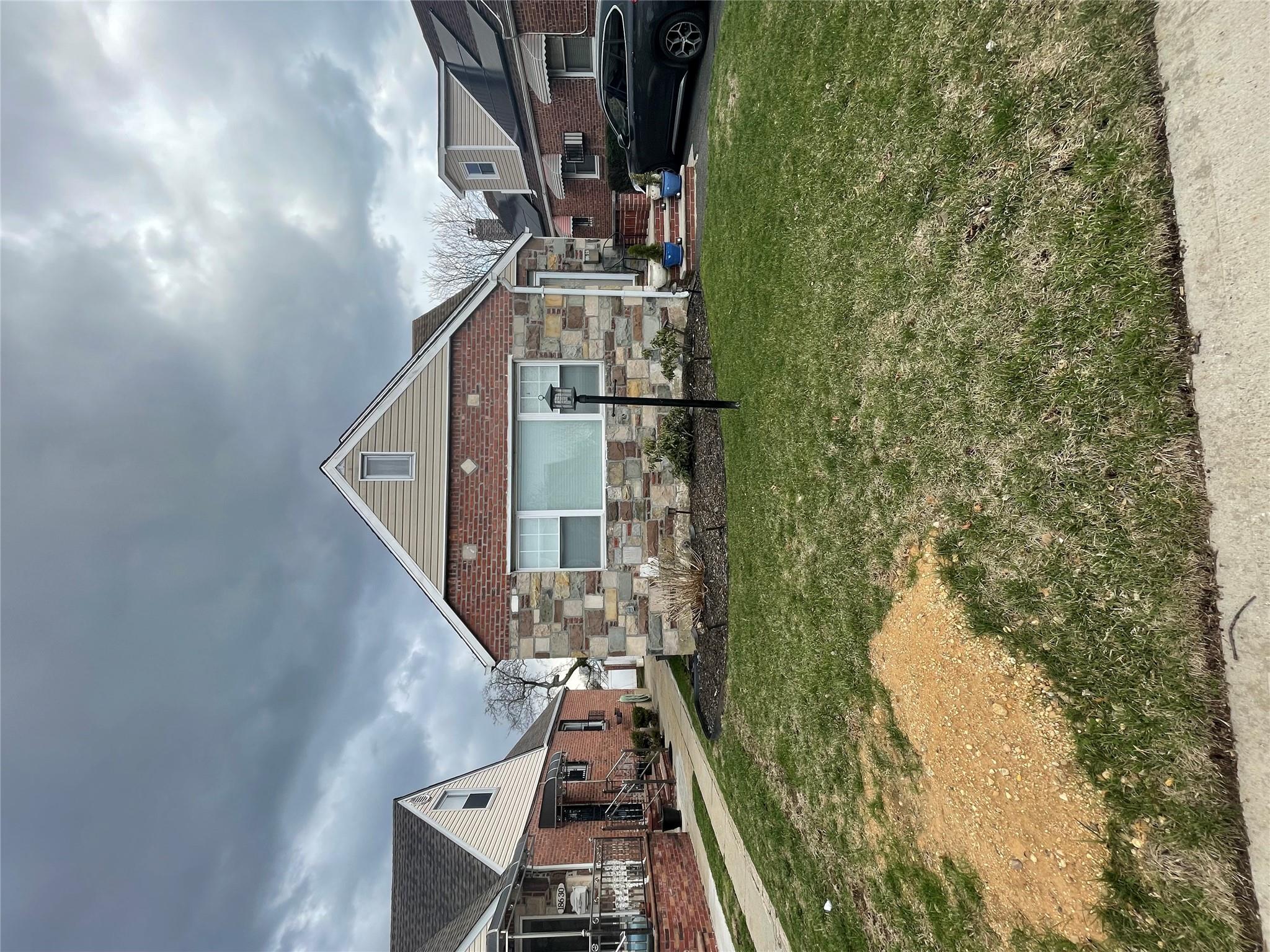 Property for Sale at Elmira Avenue, Saint Albans, Queens, NY - Bedrooms: 5 
Bathrooms: 3 
Rooms: 7  - $799,999