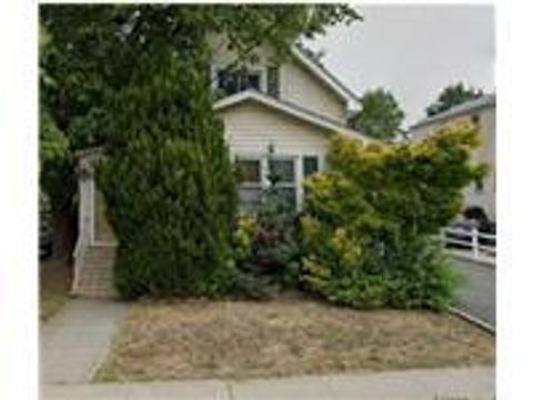 Photo of 47 Wood Street, Lynbrook, NY 11563 (MLS # 895505)