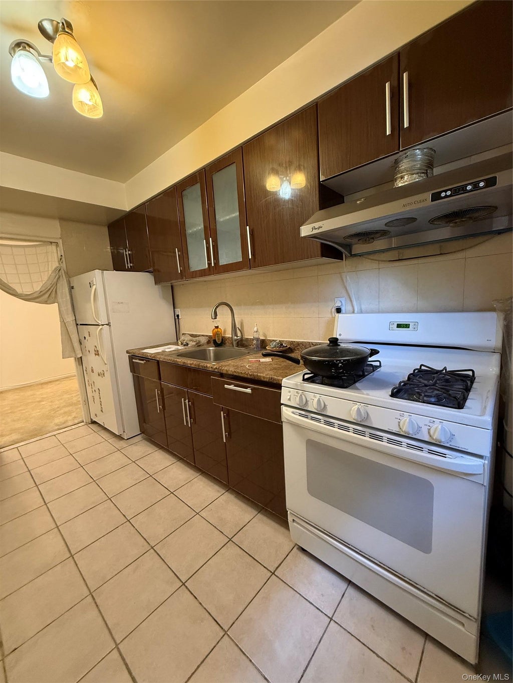 Photo of 27-04 Parsons Blvd Blvd #2G, Flushing, NY 11354 (MLS # 1046990)