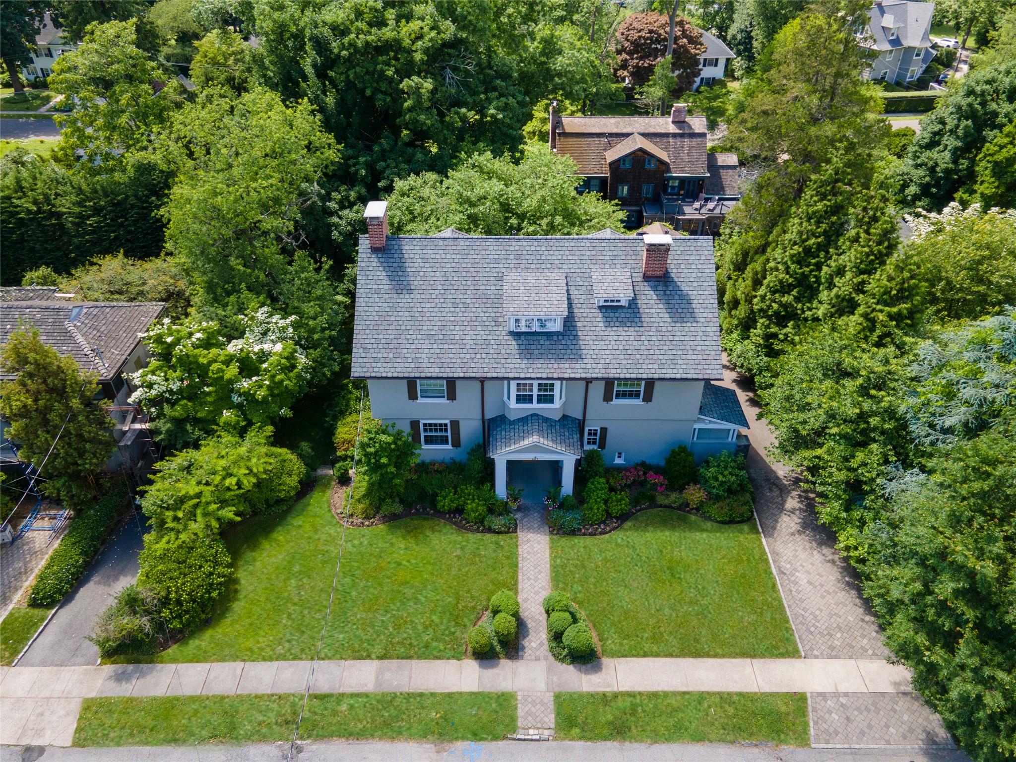 221 Corlies Avenue, Pelham, New York image 3