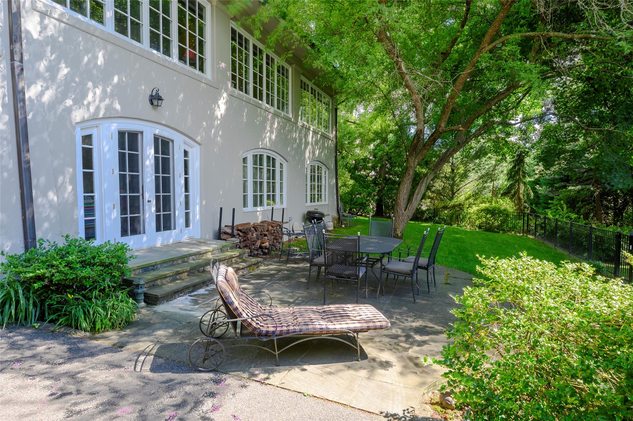 221 Corlies Avenue, Pelham, New York image 30