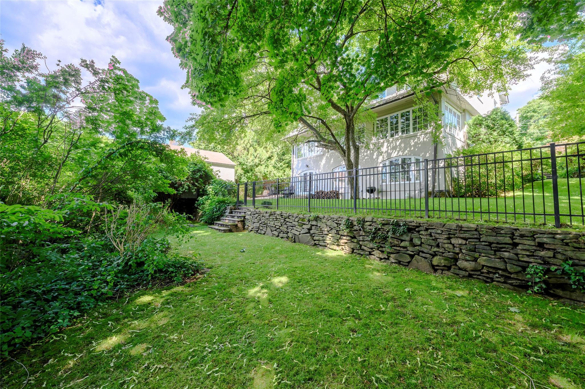 221 Corlies Avenue, Pelham, New York image 31