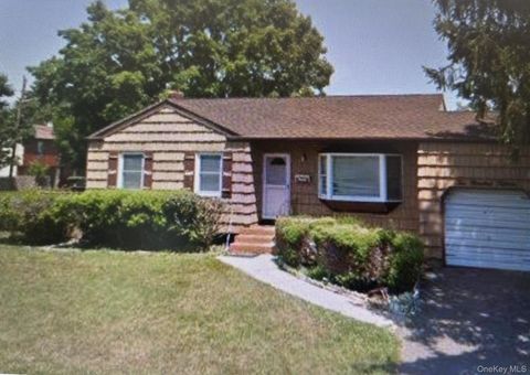 Photo of 215 Lincoln Avenue, Brentwood, NY 11717 (MLS # 985103)