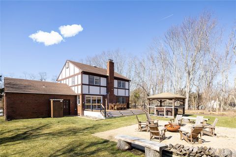 Photo of 3190 The Long Way Lane, East Marion, NY 11939 (MLS # 981424)