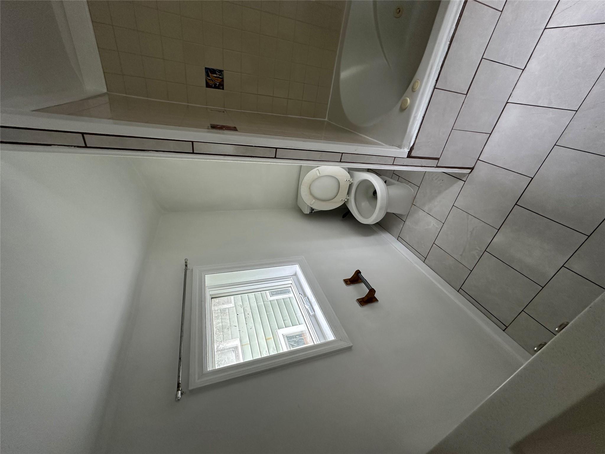 Poughkeepsie, New York 12601, United States, 1 Bedroom Bedrooms, ,1 BathroomBathrooms,Residential,Active,137430