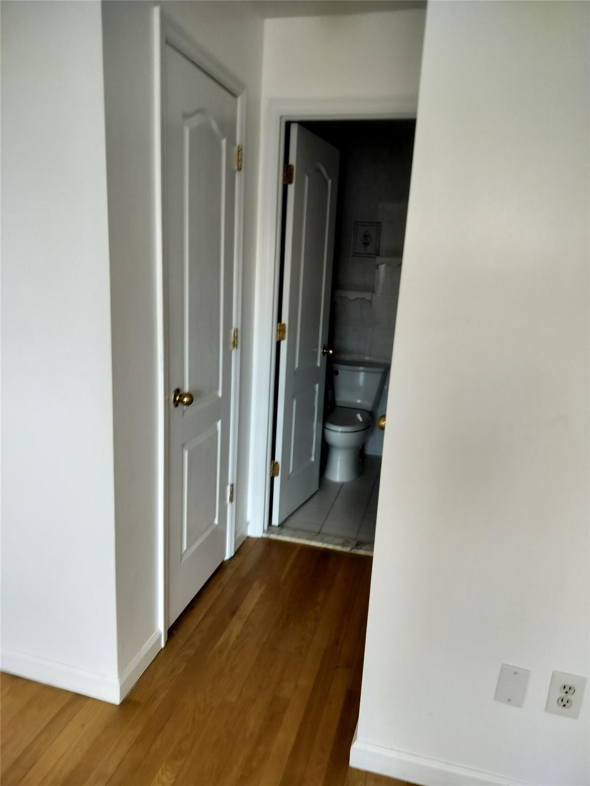 Rental Property at Minnieford Avenue, Bronx, New York - Bedrooms: 3 
Bathrooms: 2 
Rooms: 5  - $3,500 MO.
