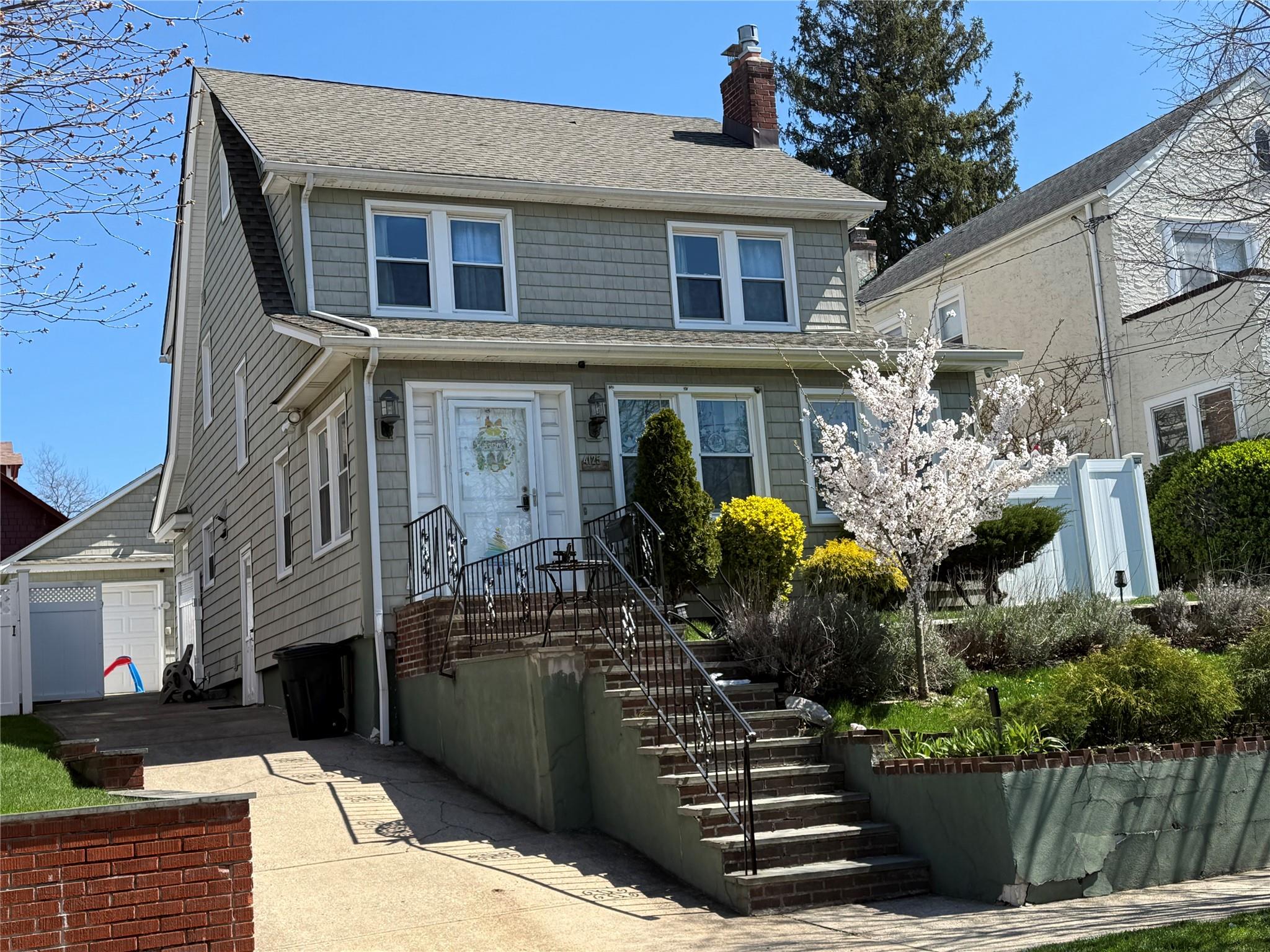248 Street, Little Neck, Queens, NY - 4 Bedrooms  
3 Bathrooms  
10 Rooms - 