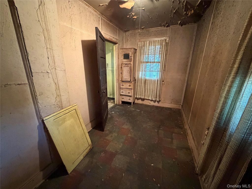 Photo of 60 Acorn Terrace, New Rochelle, NY 10801 (MLS # 994784)