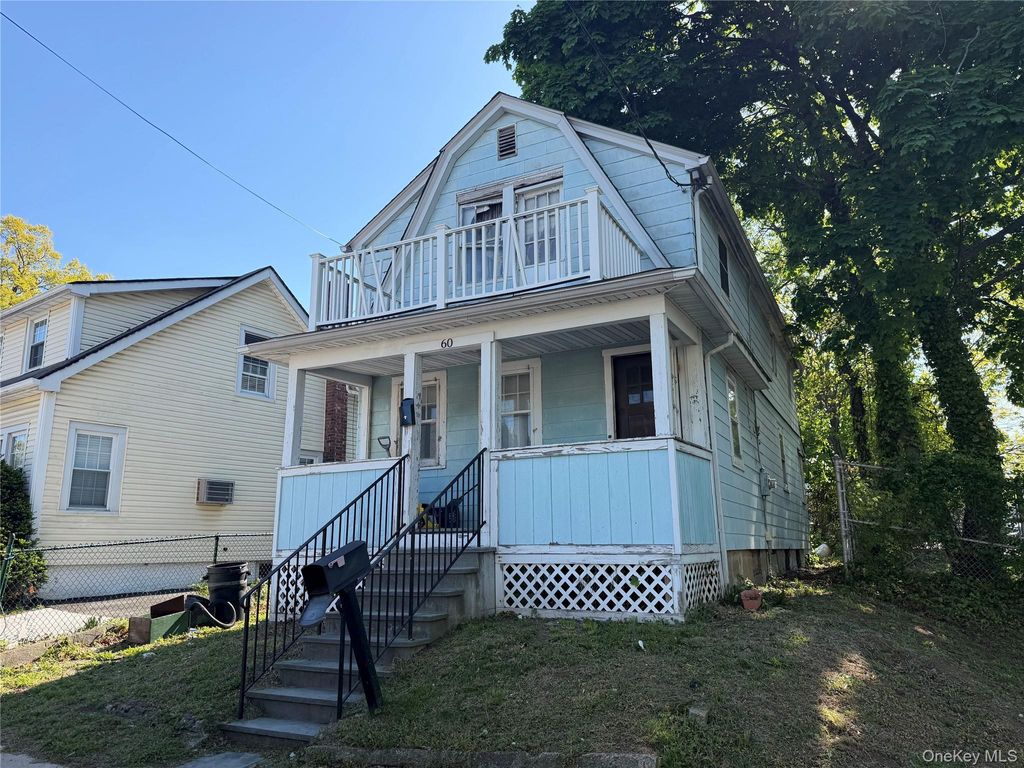 Photo of 60 Acorn Terrace, New Rochelle, NY 10801 (MLS # 994784)