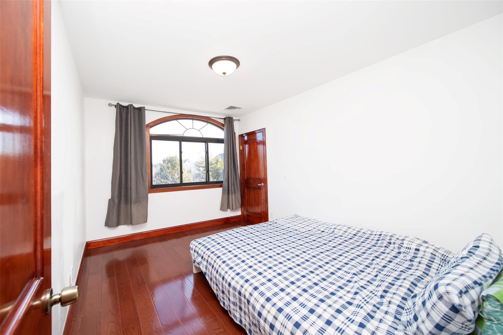 56-18 187th Street, Fresh Meadows, New York image 5