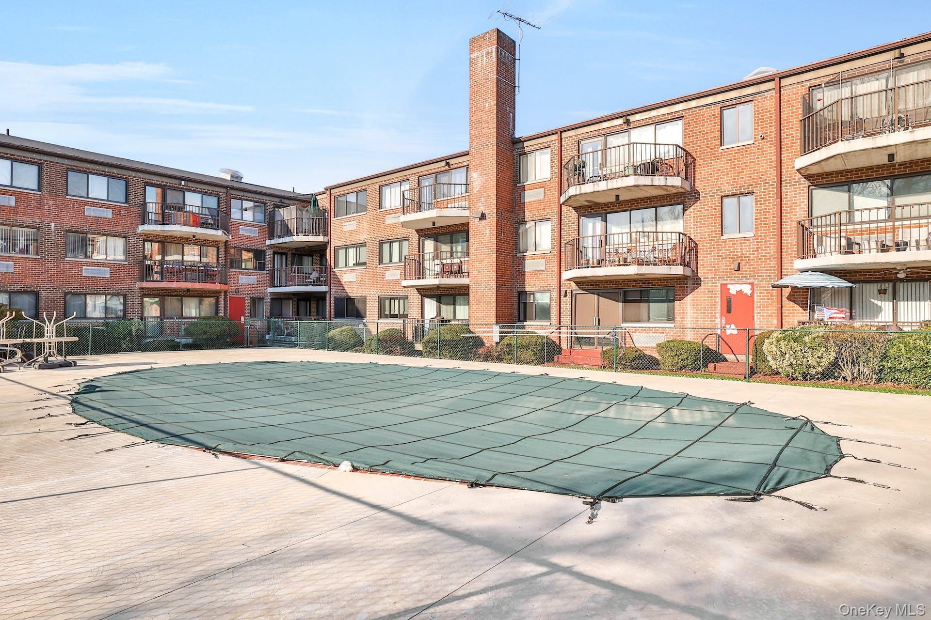 Yonkers, New York 10710, United States, 2 Bedrooms Bedrooms, ,2 BathroomsBathrooms,Residential,Active,248152