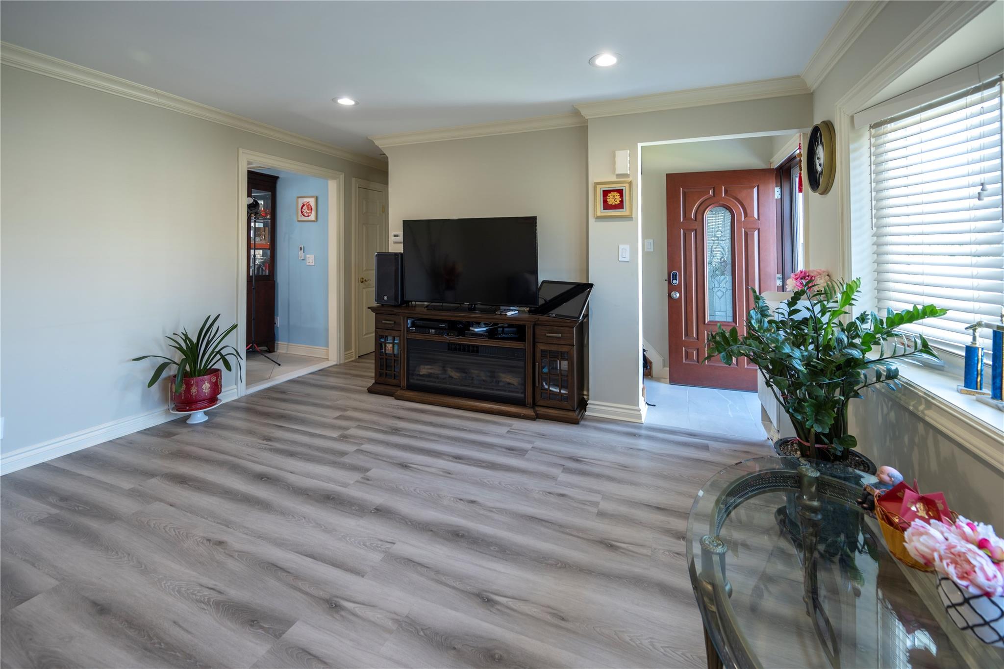 106 Parkview Street, Plainview, New York image 4