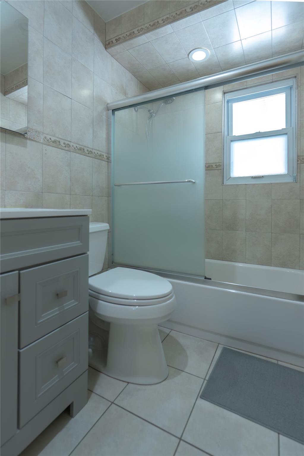 106 Parkview Street, Plainview, New York image 17
