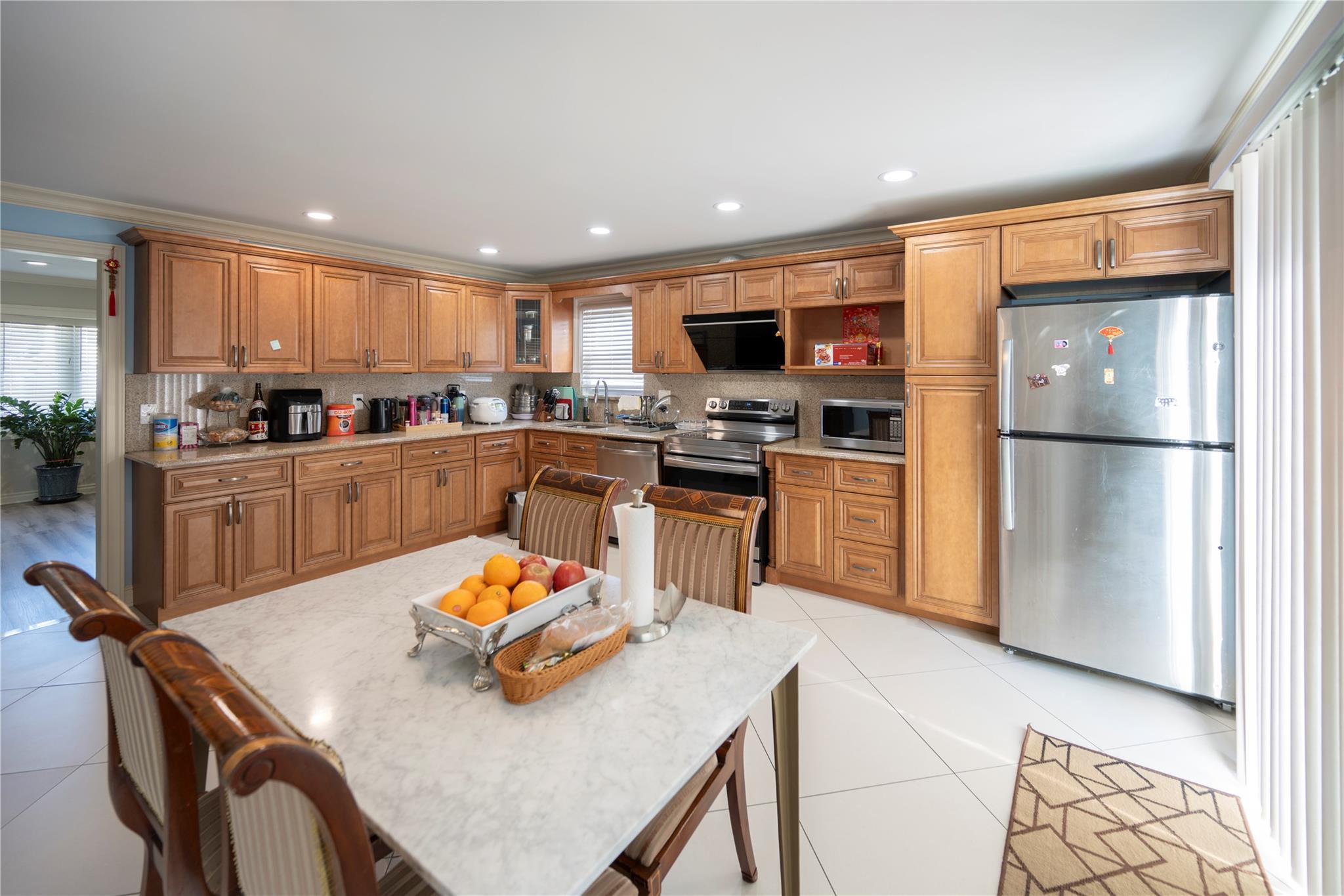 106 Parkview Street, Plainview, New York image 8