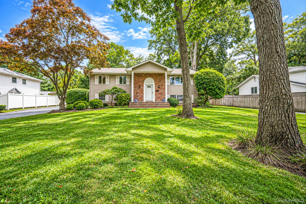 Photo of 3 Oasis Place, East Northport, NY 11731 (MLS # 1055721)
