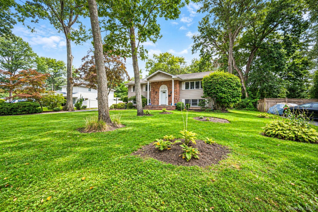 Photo of 3 Oasis Place, East Northport, NY 11731 (MLS # 1055721)