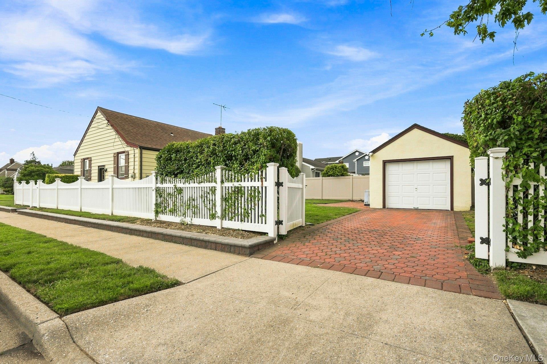 39 Emma Street