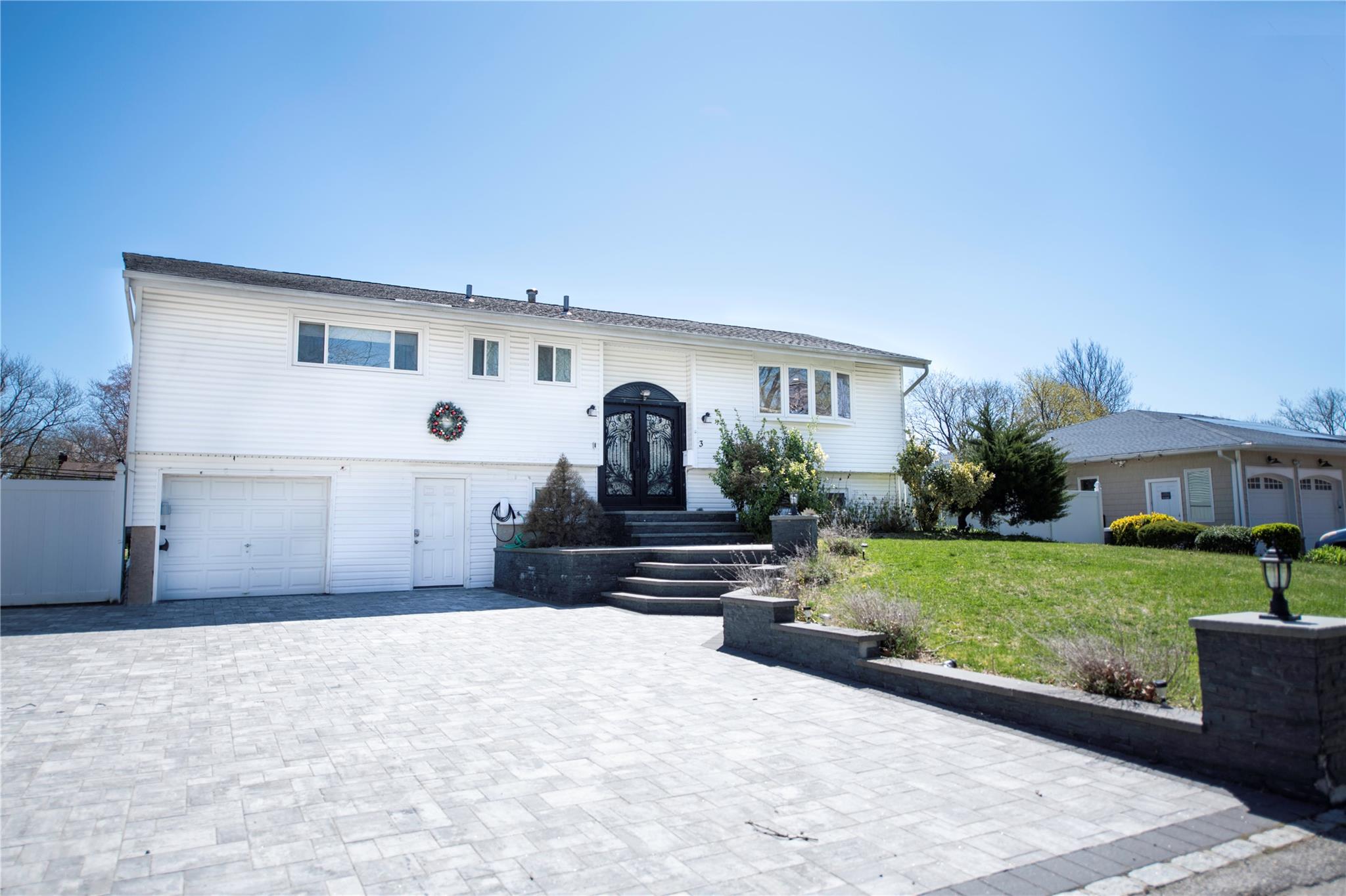 3 Katonah Place, Dix Hills, New York image 1