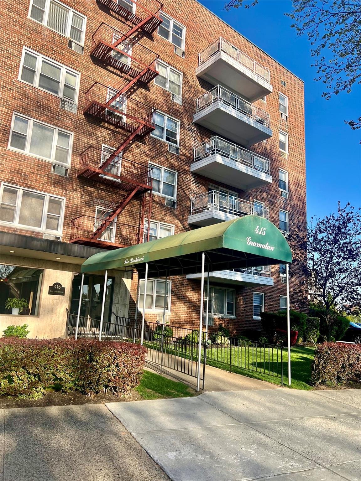 Property for Sale at Gramatan Avenue 5D, Mount Vernon, New York - Bedrooms: 1 
Bathrooms: 1 
Rooms: 3  - $137,000