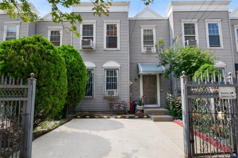 Homes For Sale - 1895 Vyse Avenue #A<br/> Bronx, NY 10460