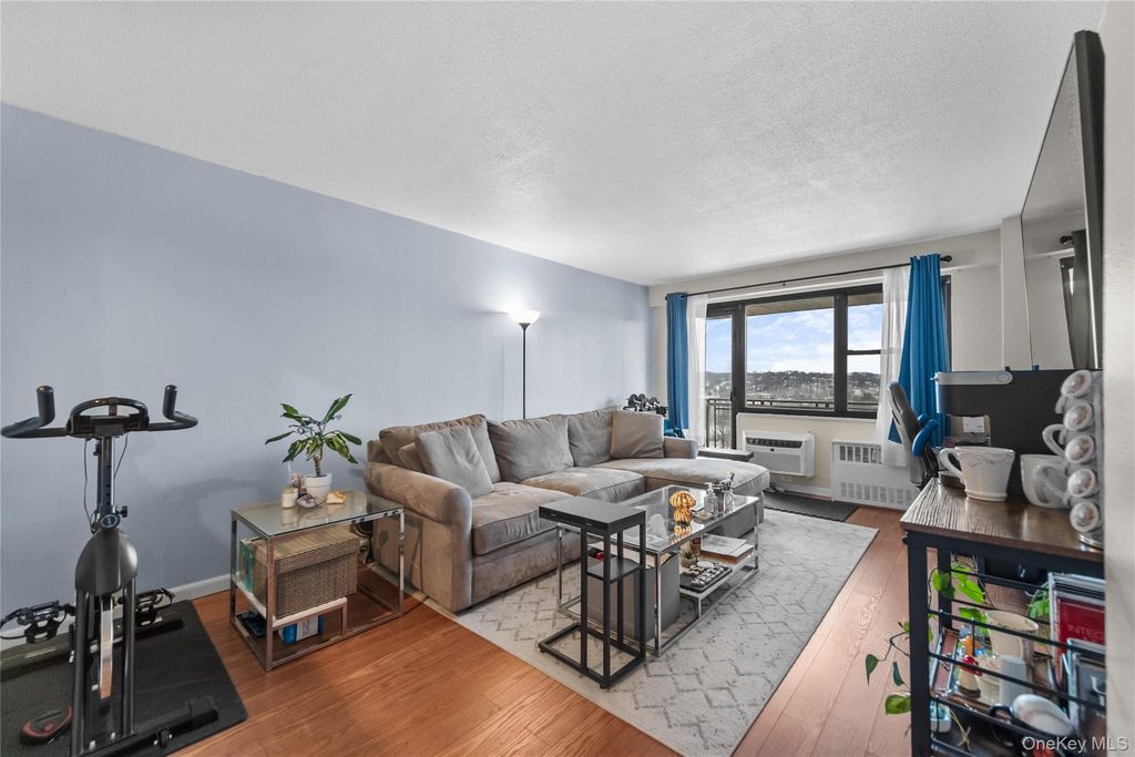 Photo of 155 Ferris Avenue #8K, White Plains, NY 10603 (MLS # 960055)