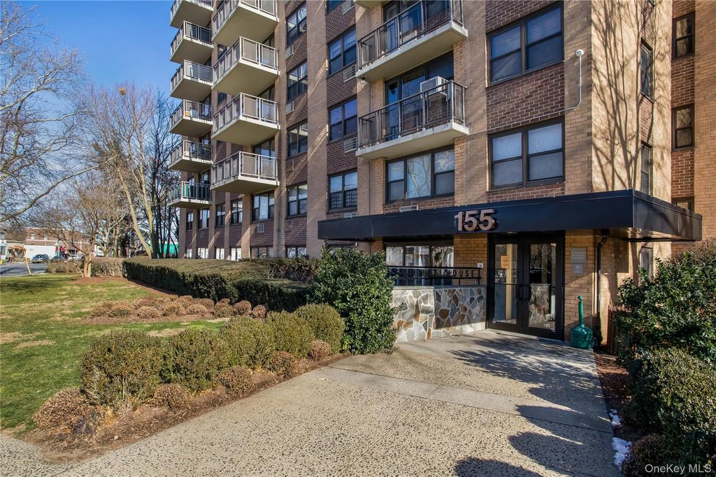 Photo of 155 Ferris Avenue #8K, White Plains, NY 10603 (MLS # 960055)