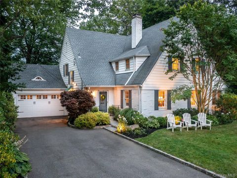 50 Eakins Road Manhasset NY 11030