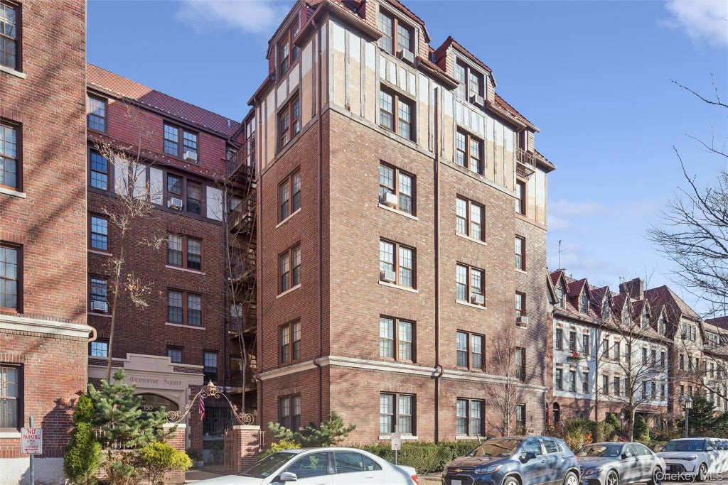 Photo of 150 Burns Street #5F, Forest Hills, NY 11375 (MLS # 1019219)