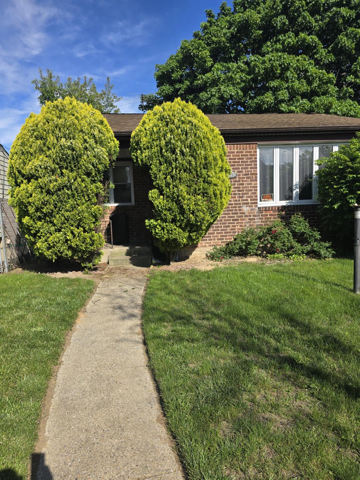 234th Street, Rosedale, Queens, NY - 3 Bedrooms  
2 Bathrooms  
6 Rooms - 