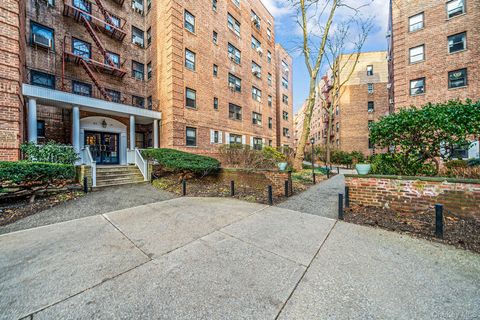83-75 118th Street 5A Kew Gardens NY 11415