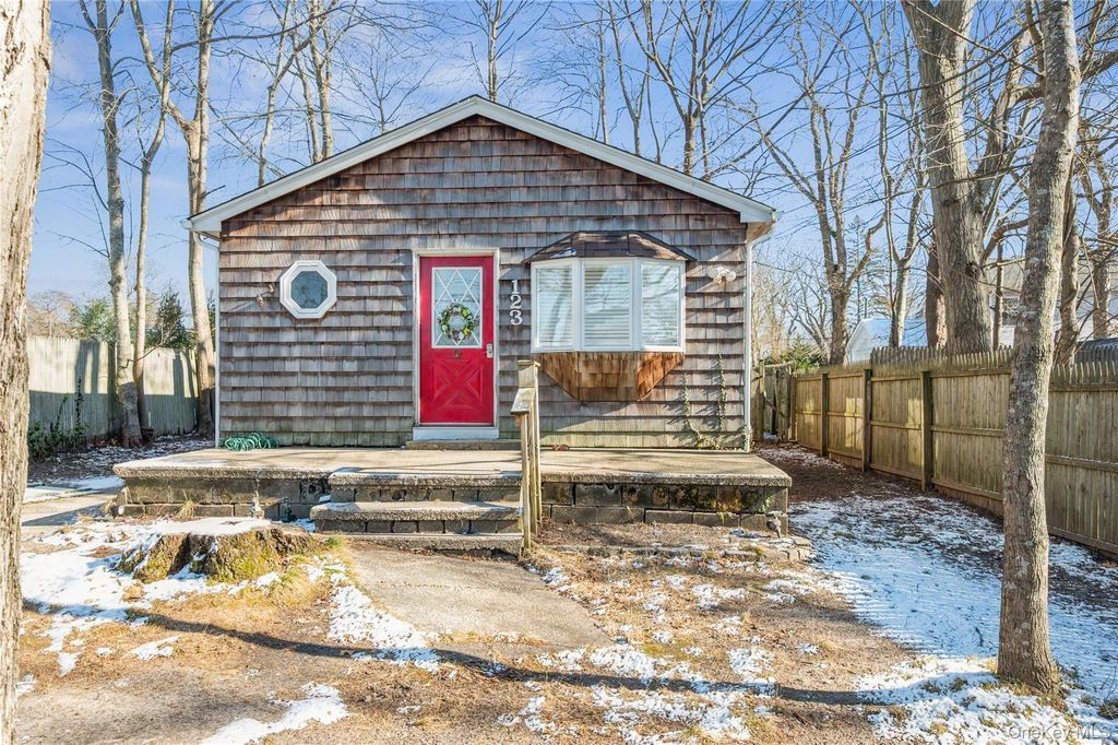 Photo of 123 Lynbrook Drive, Mastic Beach, NY 11951 (MLS # 954346)