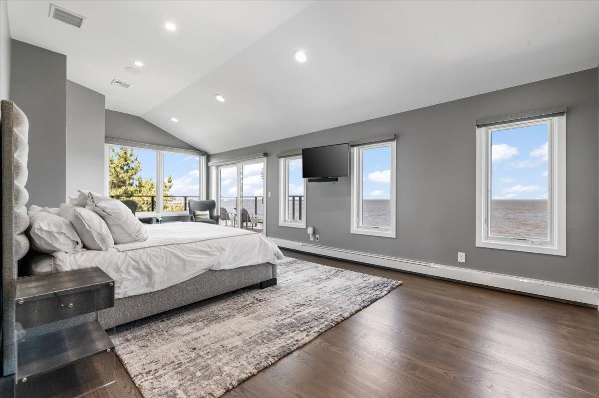 Copiague, New York 11726, United States, 4 Bedrooms Bedrooms, ,4 BathroomsBathrooms,Residential,Active,155236