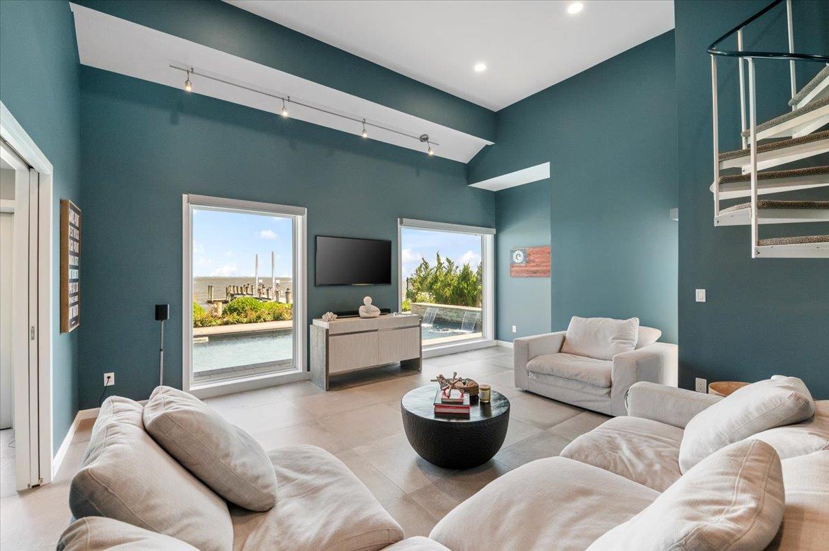 Copiague, New York 11726, United States, 4 Bedrooms Bedrooms, ,4 BathroomsBathrooms,Residential,Active,155236