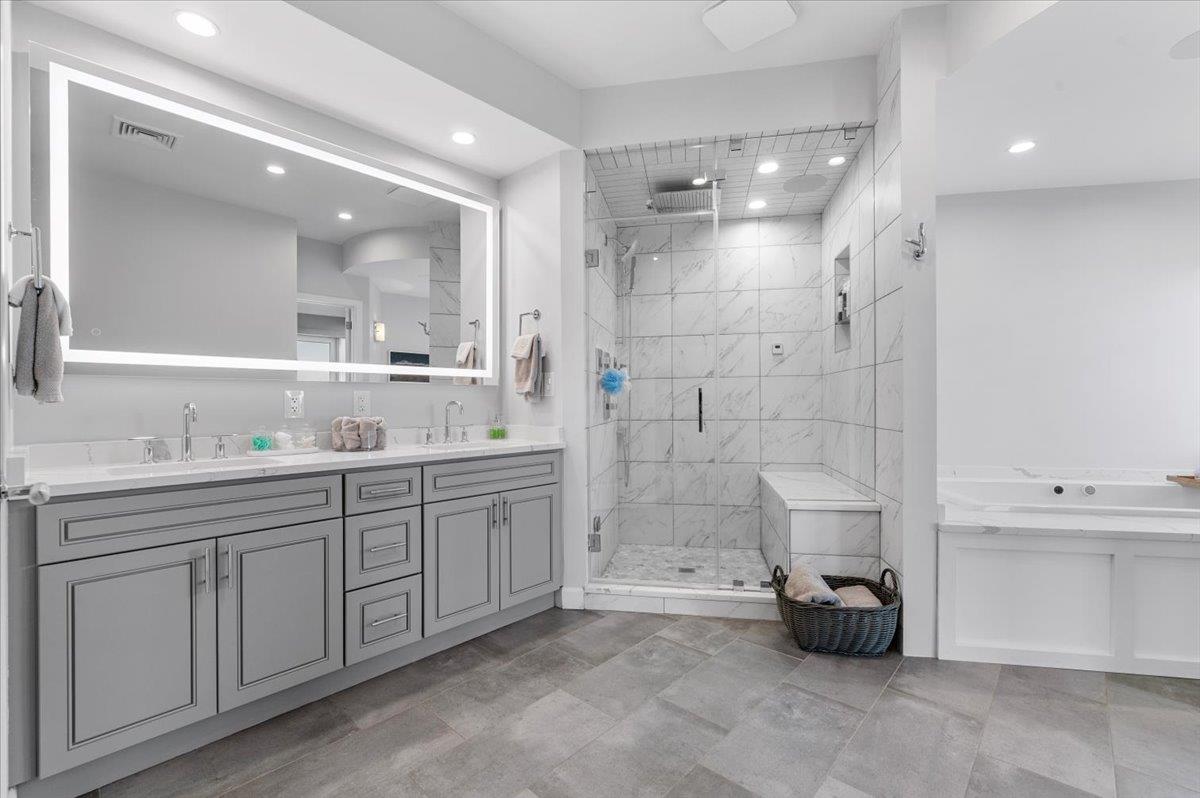 Copiague, New York 11726, United States, 4 Bedrooms Bedrooms, ,4 BathroomsBathrooms,Residential,Active,155236