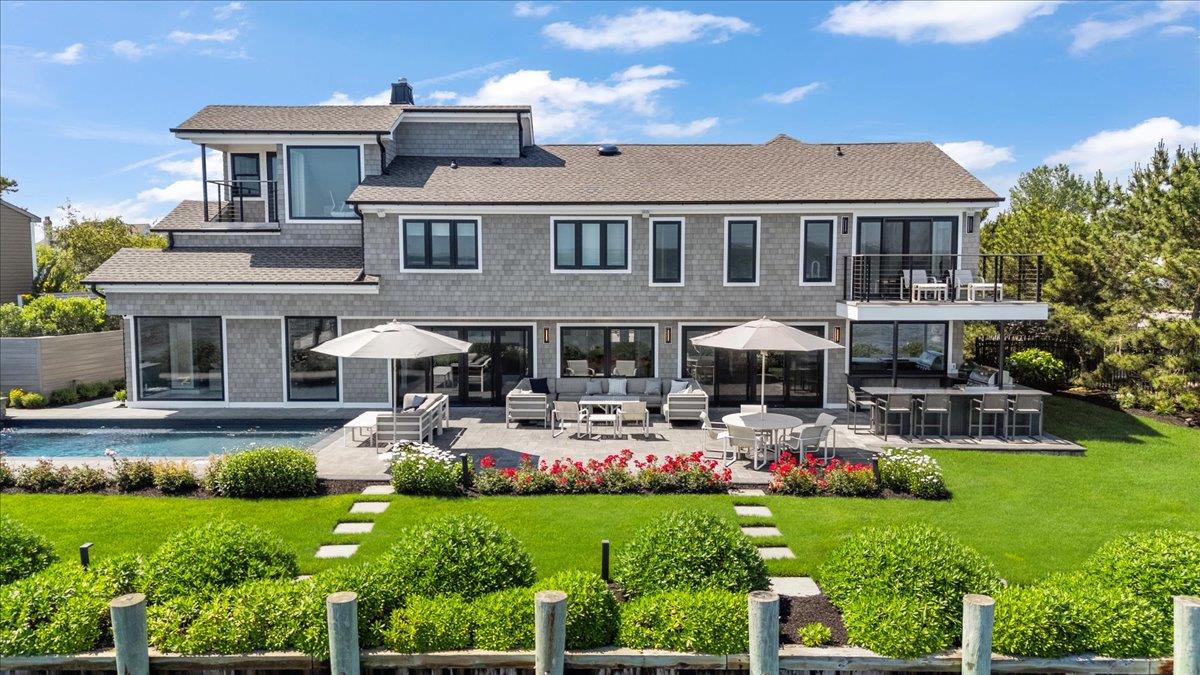 Copiague, New York 11726, United States, 4 Bedrooms Bedrooms, ,4 BathroomsBathrooms,Residential,Active,155236