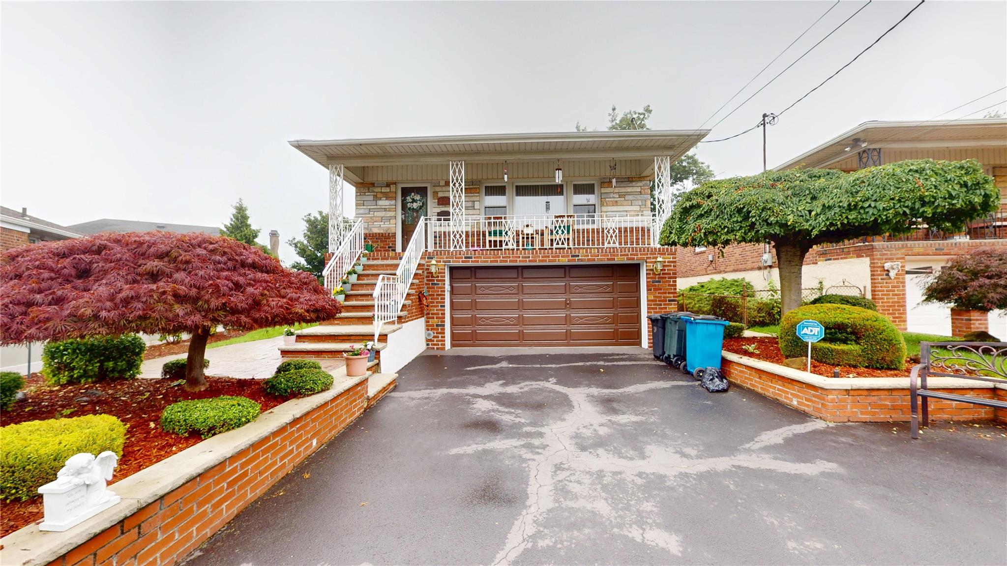 146 Place, Whitestone, Queens, NY - 3 Bedrooms  
3 Bathrooms  
6 Rooms - 
