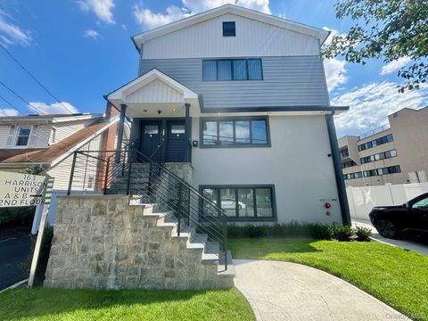 Apartment For Rent - 163 Harrison Avenue #E<br/> Mineola, NY 11501