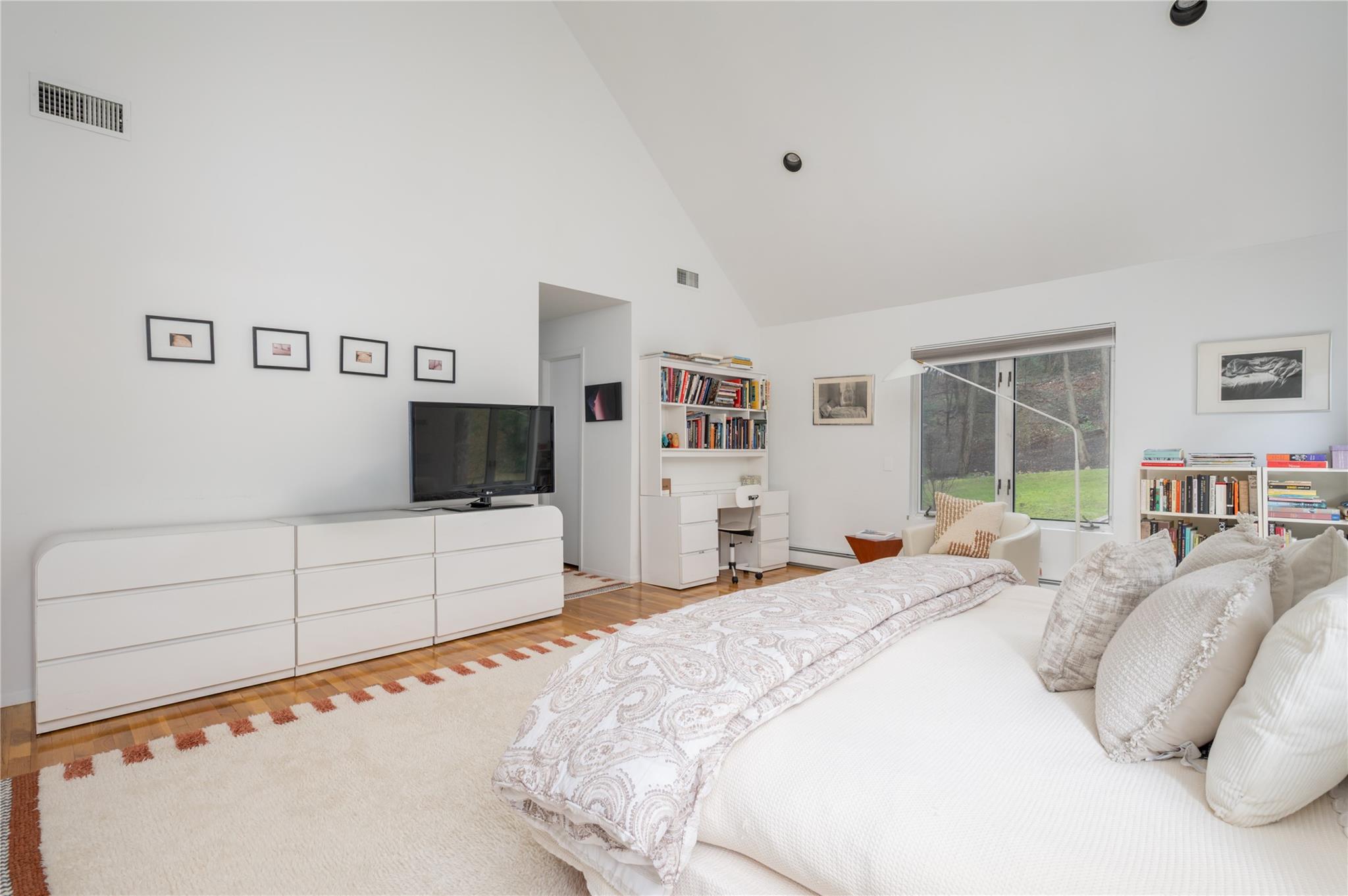 9 Verity Lane, Roslyn, New York image 13