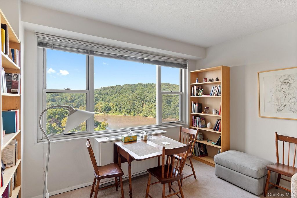 Photo of 2400 Johnson Avenue #3B, Bronx, NY 10463 (MLS # 961314)