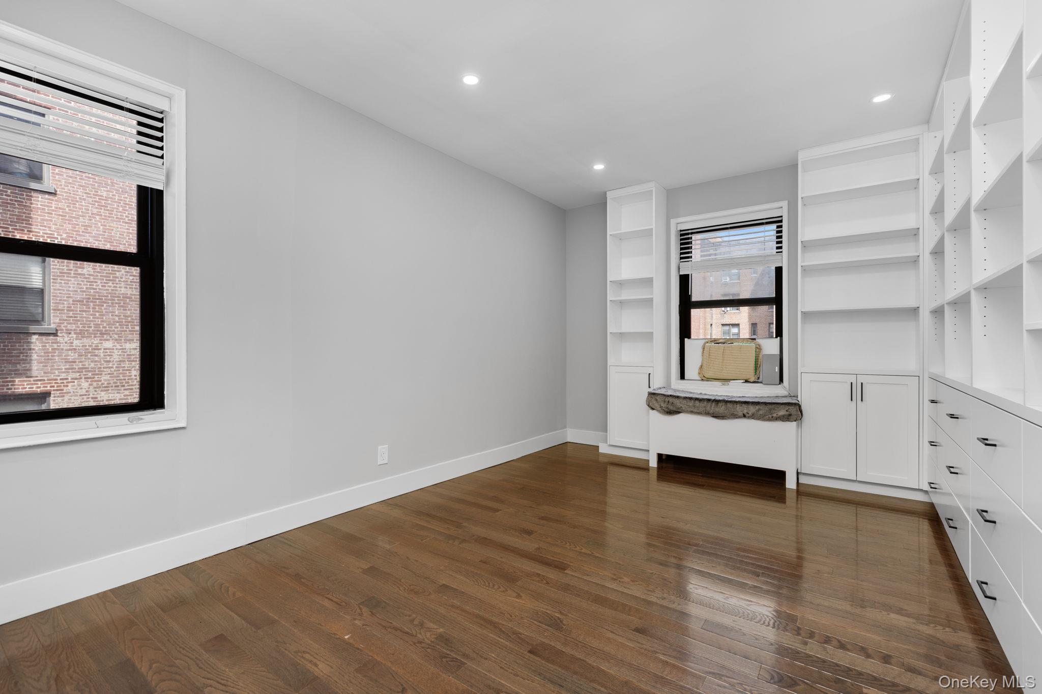 325 Main Street 4D
