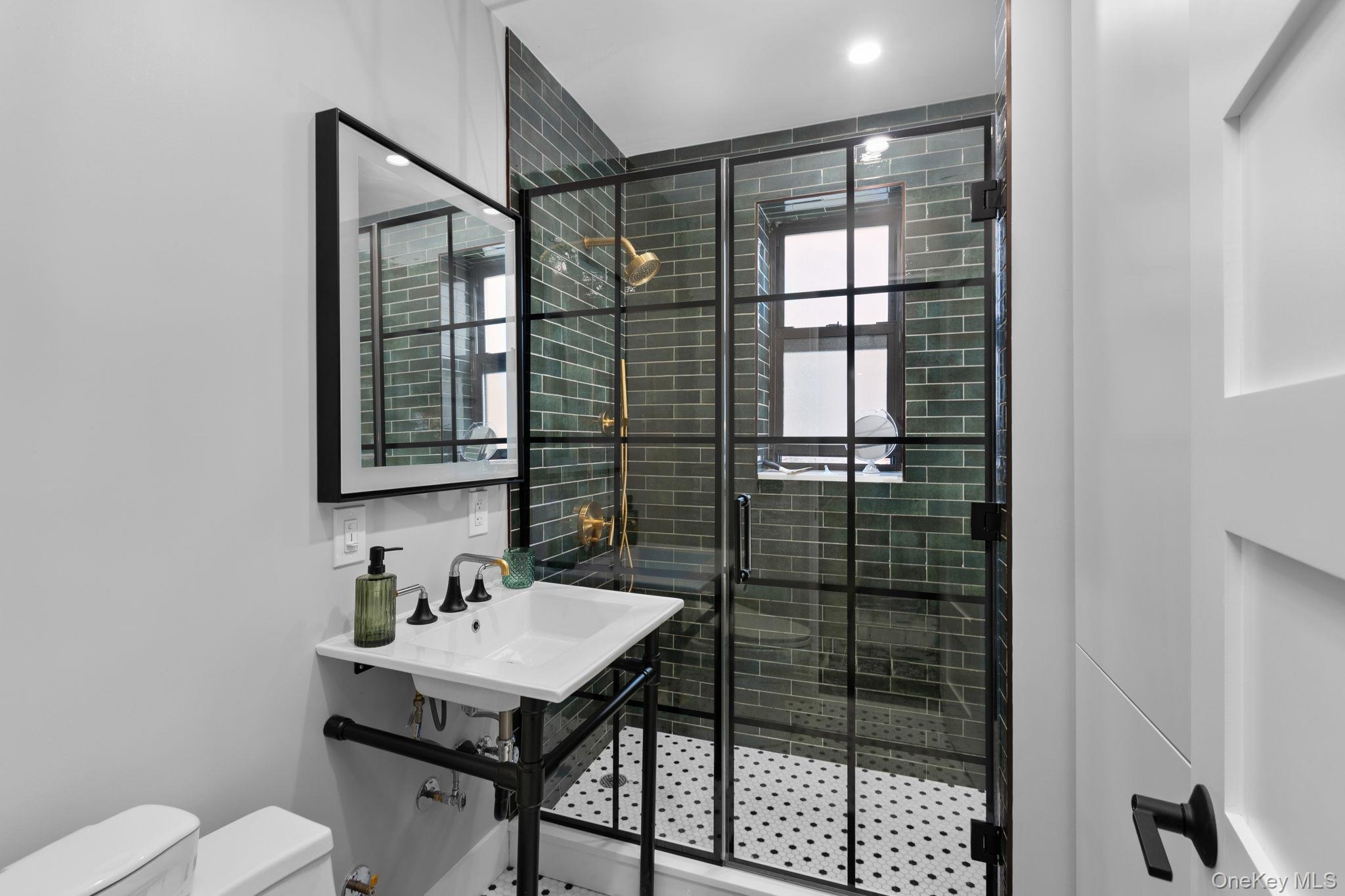 325 Main Street 4D