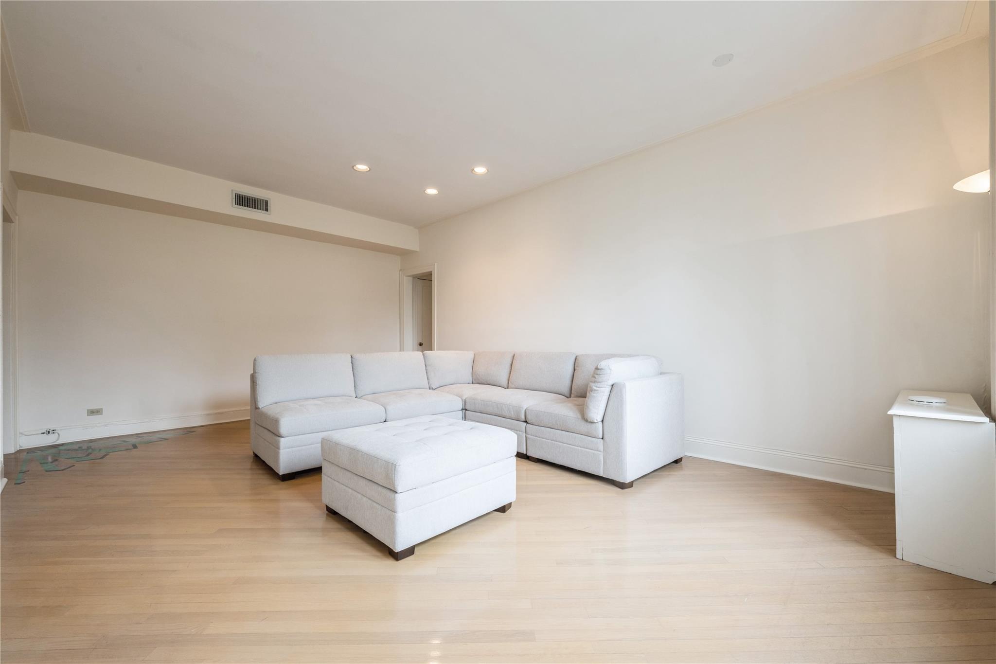 1175 E Broadway #2J, Hewlett, New York image 8
