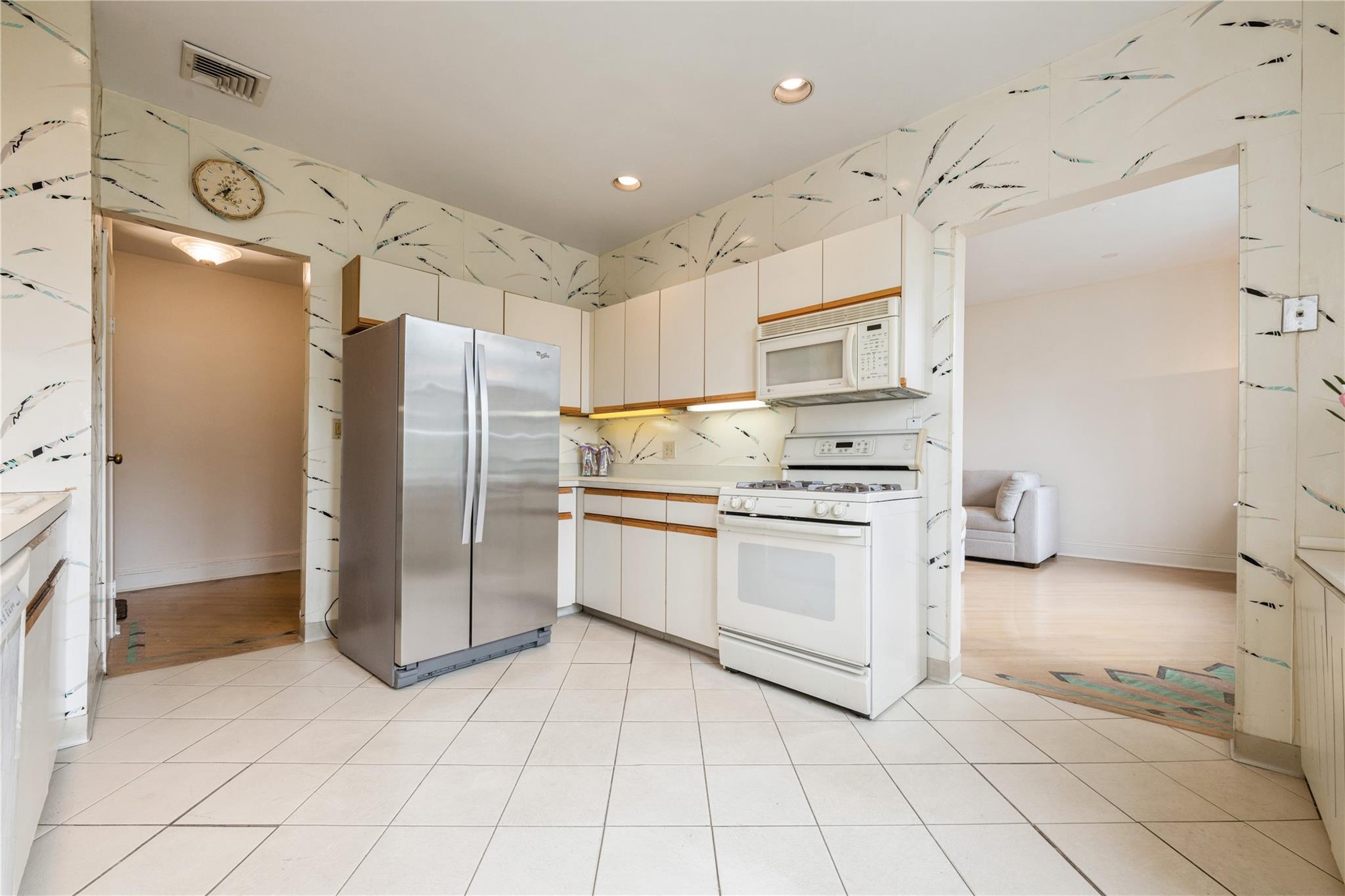 1175 E Broadway #2J, Hewlett, New York image 11