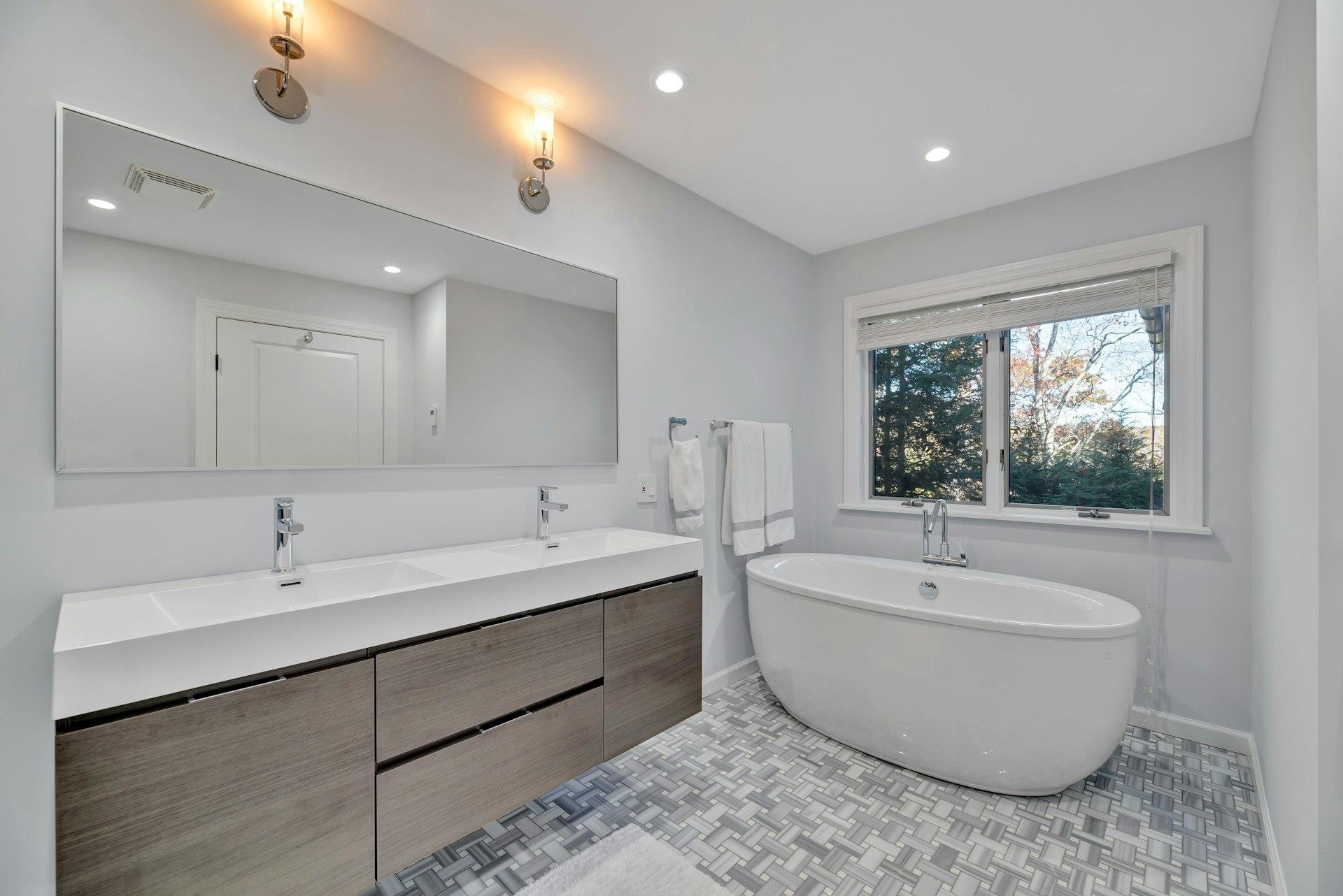 3200 Cox Neck Road, Mattituck, New York image 21