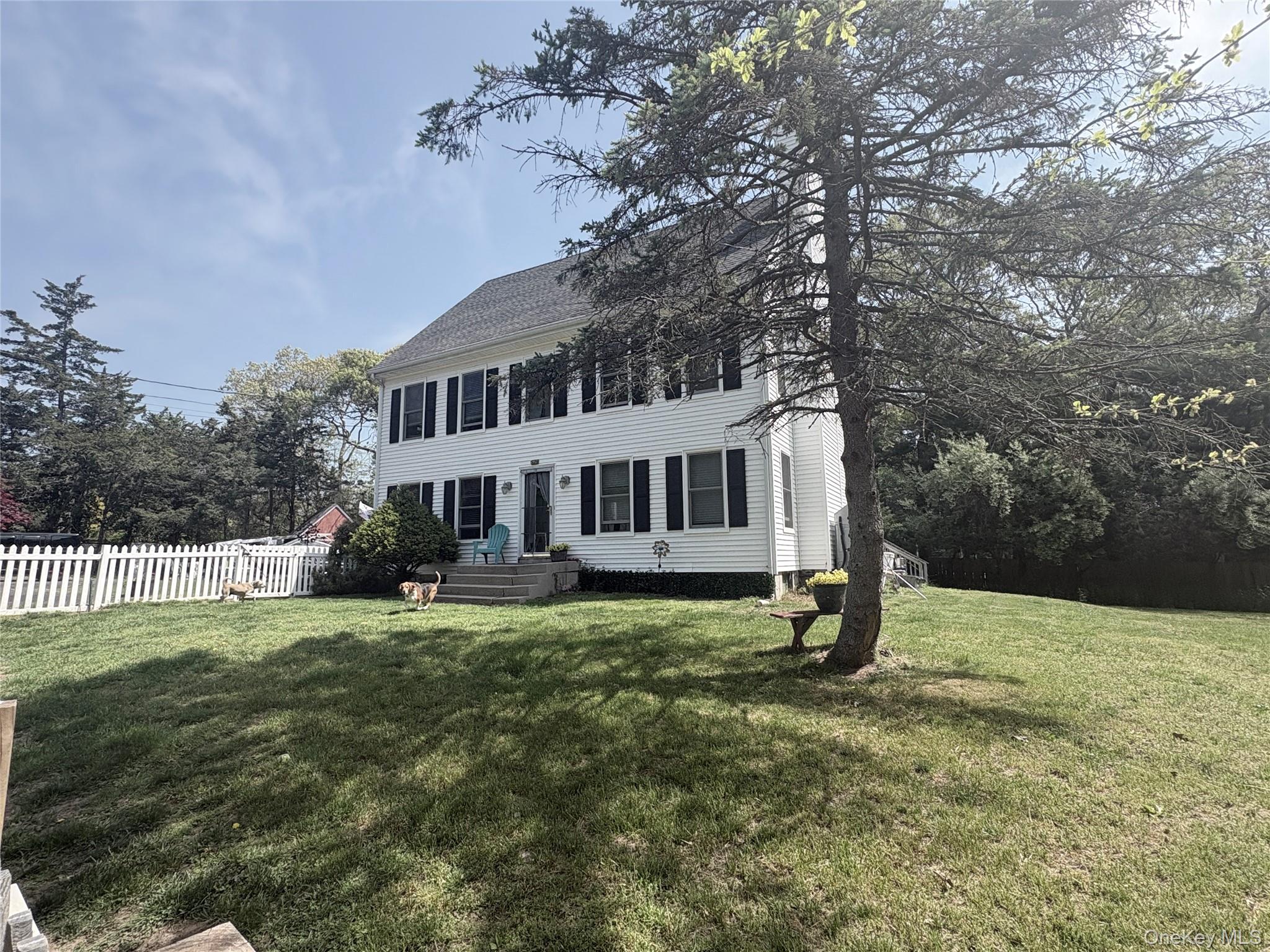 533, 531, 529 Montauk Highway