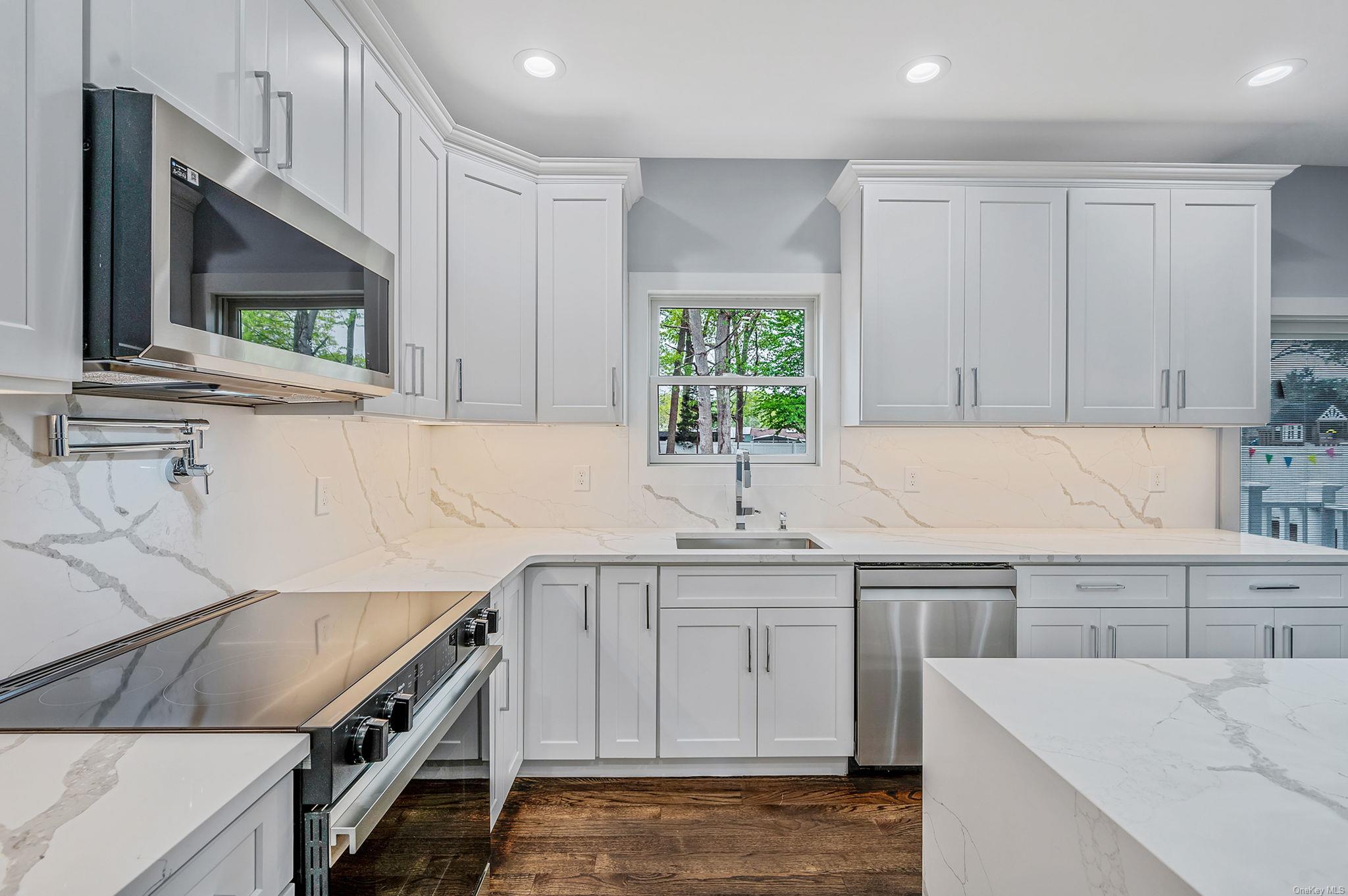 146 Walter Avenue, Hauppauge, New York image 14