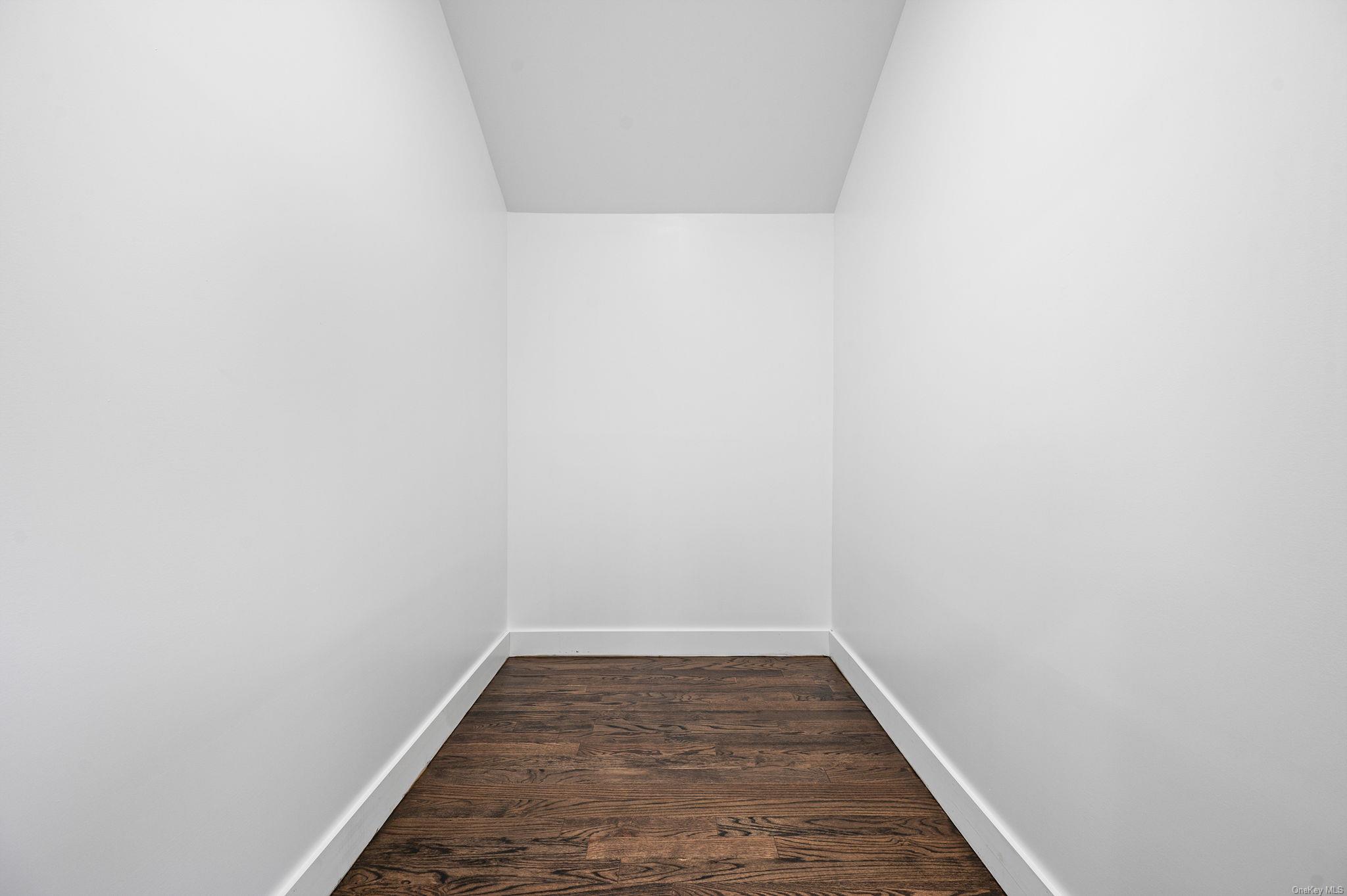 146 Walter Avenue, Hauppauge, New York image 26