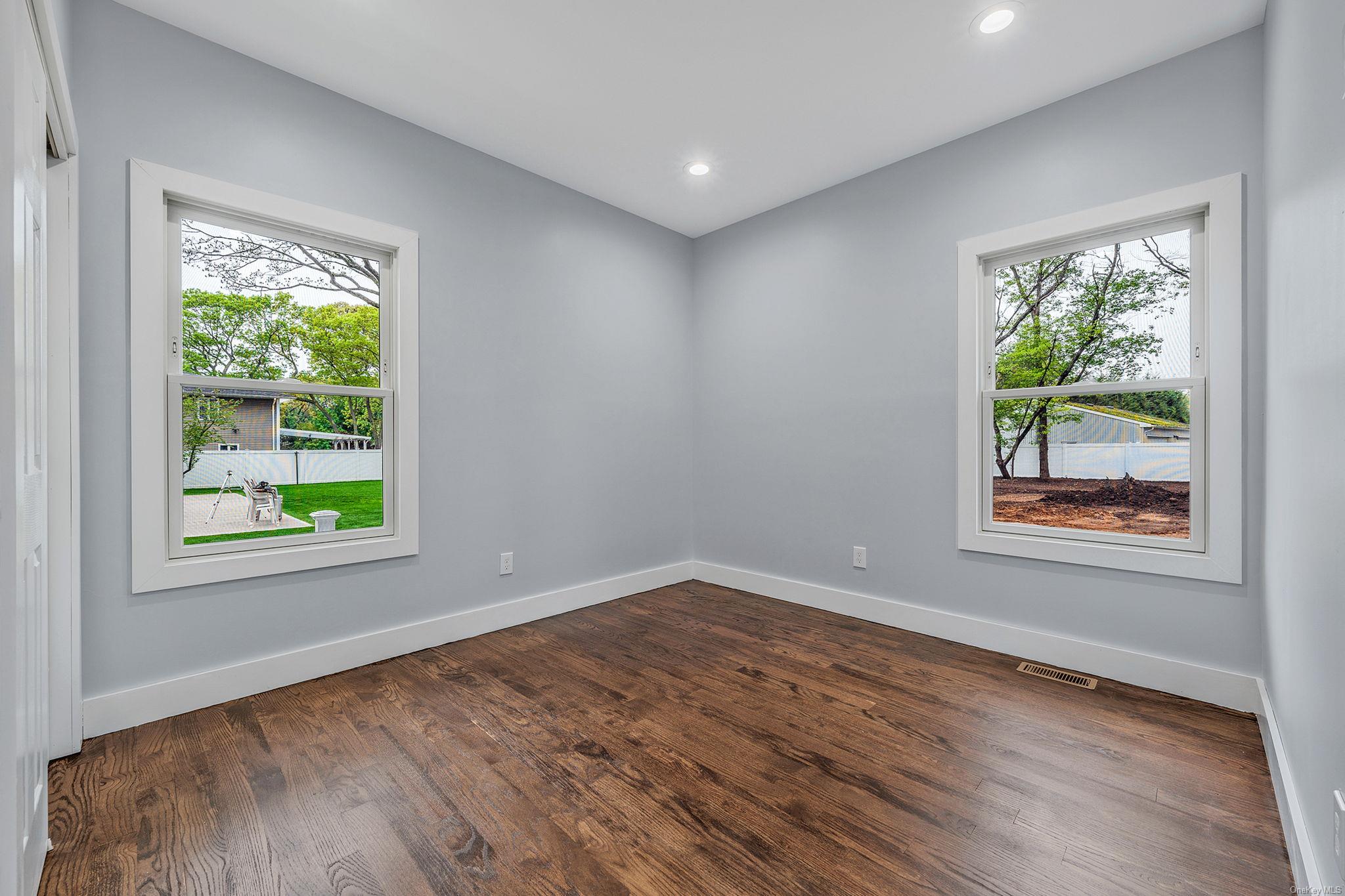 146 Walter Avenue, Hauppauge, New York image 16