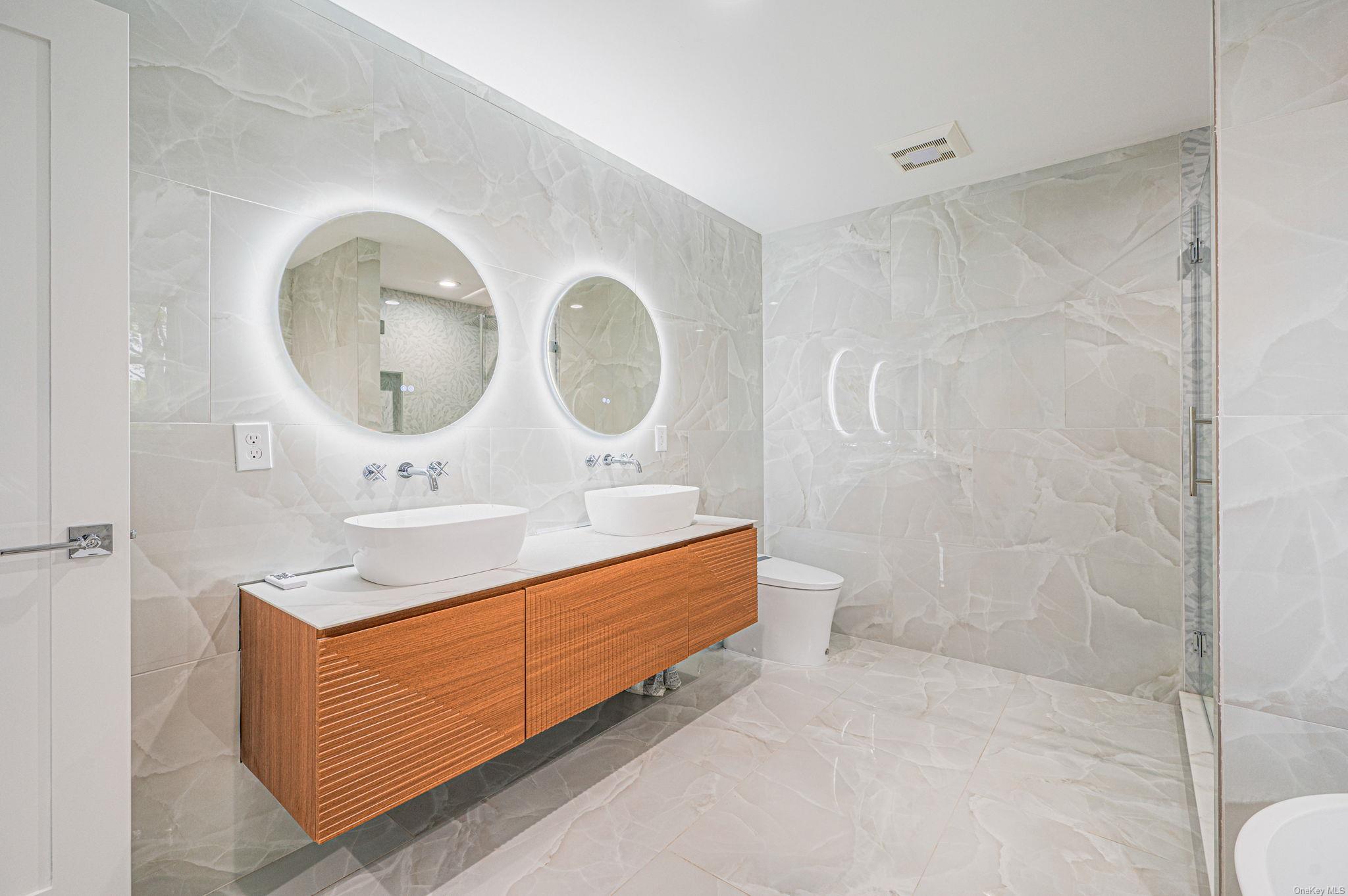 146 Walter Avenue, Hauppauge, New York image 28